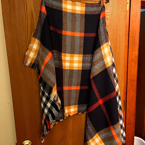 Scarf/wrap G&L - Picture 3 of 3